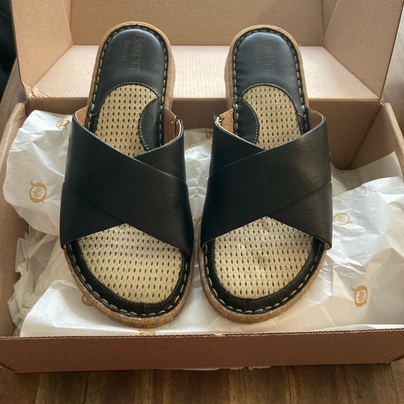 Born sandals, size 9, black, never been worn - Picture 2 of 3